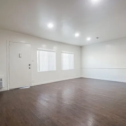 Image 2 - 465 North Kingsley Drive, Los Angeles, CA 90004, USA - House for rent