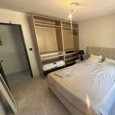 Rent this 2 bed house on 30130 Pont-Saint-Esprit