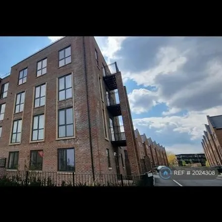 Rent this 2 bed apartment on 5 Randal Way in Cambridge, CB3 0RZ