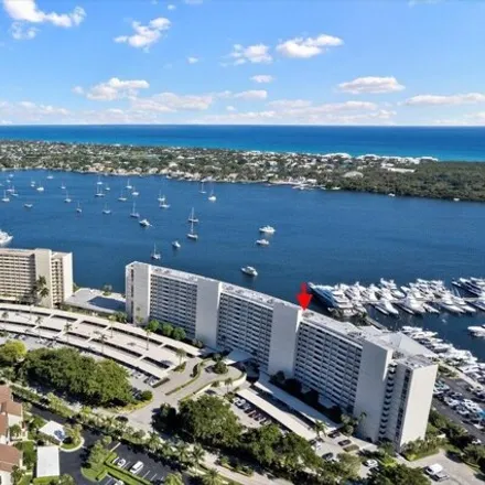 Buy this 2 bed condo on 146 Lakeshore Drive in North Palm Beach, FL 33408