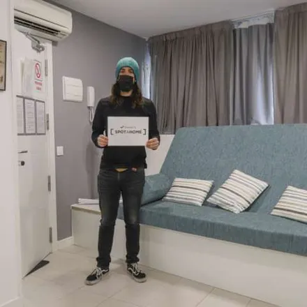 Rent this 1 bed apartment on Madrid in Calle de Gonzalo de Córdoba, 20