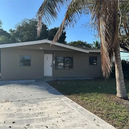 Buy this 4 bed house on 926 Southwest 3rd Court in Delray Beach, FL 33444