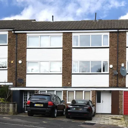 Rent this 4 bed townhouse on Dunoon Road in London, SE23 3NH