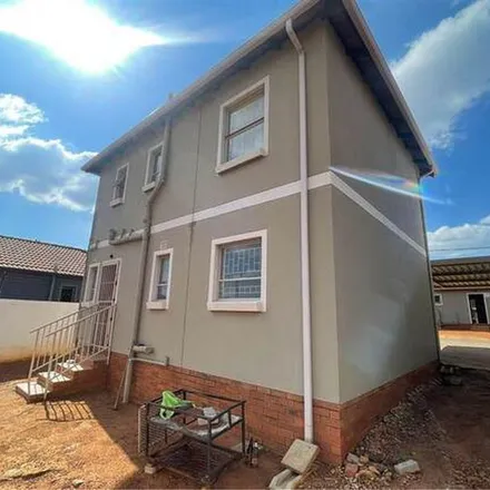 Image 3 - 200 Flufftail Street, Montanapark, Pretoria, 0017, South Africa - Apartment for rent