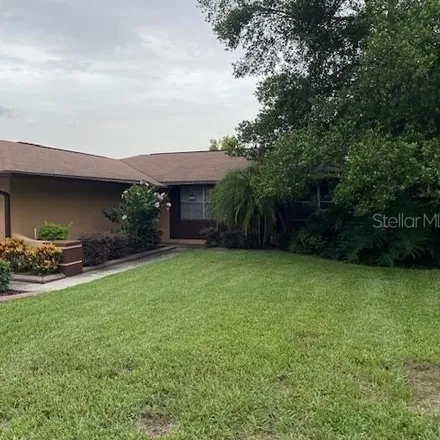 Rent this 3 bed house on 802 Canoe Ct in Brandon, Florida