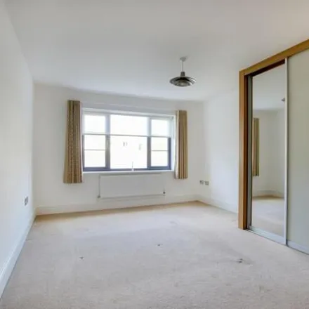 Image 7 - Wharncliffe Road, Highcliffe-on-Sea, BH23 5DE, United Kingdom - Apartment for sale