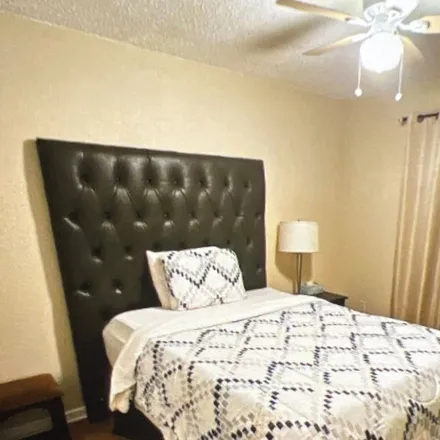 Rent this 2 bed apartment on Baton Rouge
