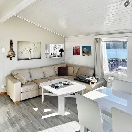 Rent this 3 bed house on 5960 Dalsøyra