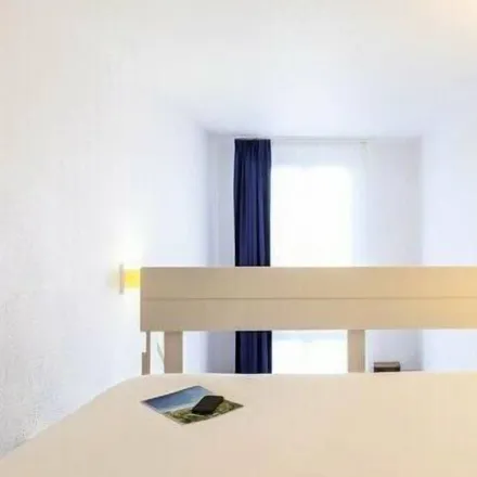 Rent this 1 bed apartment on Paris La Défense Arena in 99 Boulevard de la Défense, 92000 Nanterre