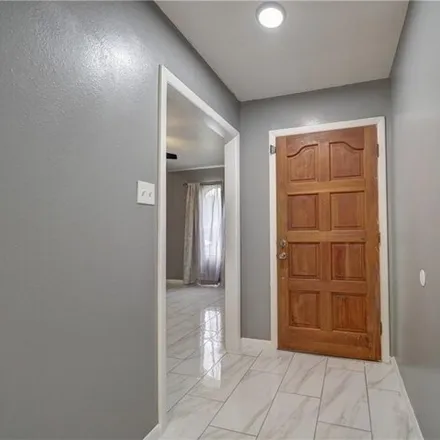 Image 3 - 678 West Ligustrum Boulevard, Robstown, TX 78380, USA - House for sale