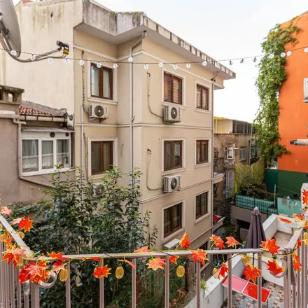 Rent this 2 bed apartment on Muhtar Kamil Sokağı 2 in 34437 Beyoğlu, Turkey