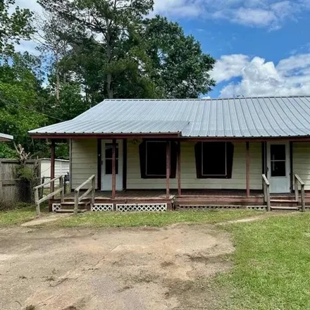 Buy this 3 bed house on 1324 Young Street in Jasper, TX 75951