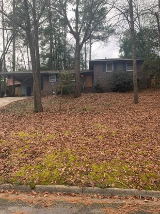 Rent this 3 bed house on 528 Tanager Road in Lynnhurst, North Augusta