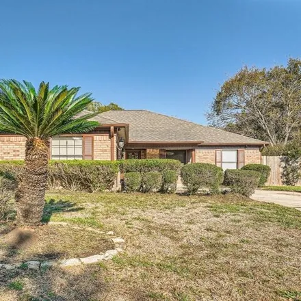 Buy this 3 bed house on 5126 Whittier Oaks Drive in Friendswood, TX 77546