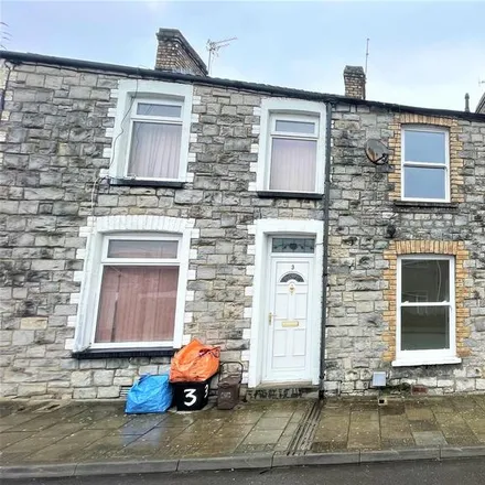 Rent this 2 bed townhouse on unnamed road in Bridgend, CF31 1HQ