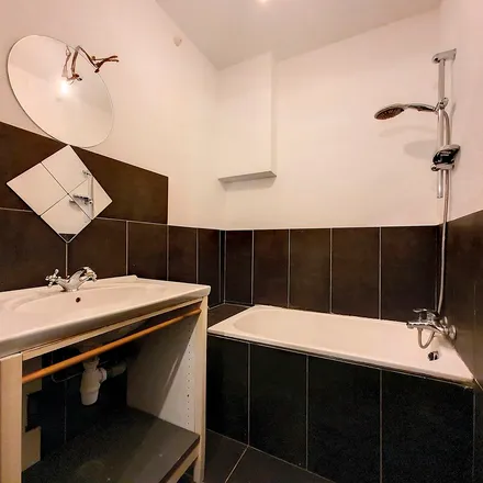 Rent this 2 bed apartment on Chemin des Mésanges 31 in 5170 Profondeville, Belgium