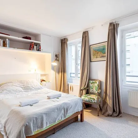 Rent this 3 bed apartment on Place de l'Opéra in 75009 Paris, France