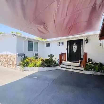 Image 3 - 7732 Lemp Ave, North Hollywood, California, 91605 - House for sale