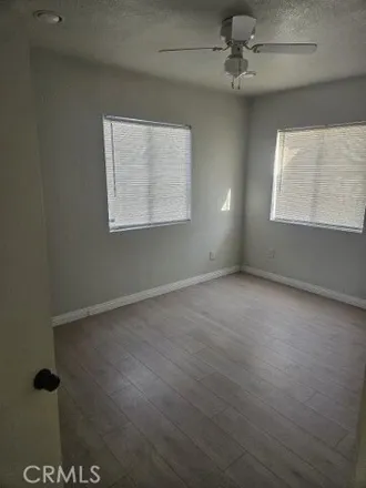 Image 3 - 1439 East 92nd Street, Los Angeles, CA 90002, USA - House for sale