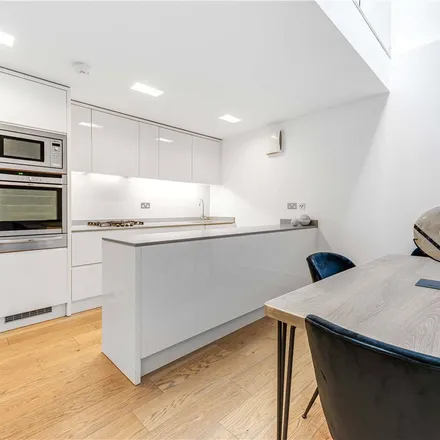 Rent this 2 bed apartment on Boswell House in Ossington Buildings, London