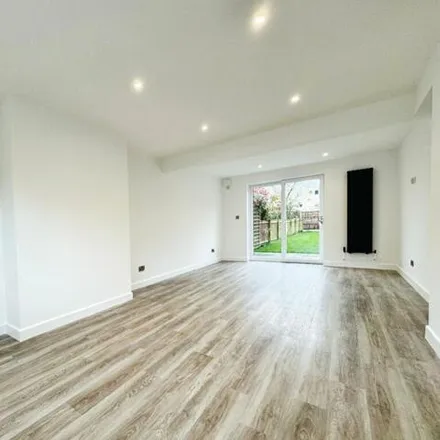 Image 5 - Circular Road, Manchester, M20 3LP, United Kingdom - Duplex for rent