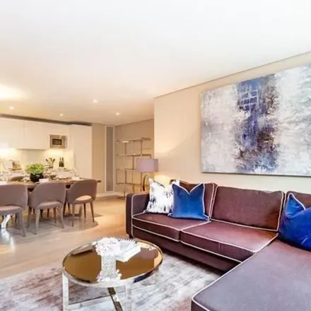 Rent this 3 bed apartment on Howards Way in London, W2 1JZ