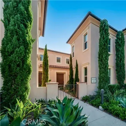 Image 2 - 159 Hargrove, Irvine, CA 92620, USA - Condo for sale