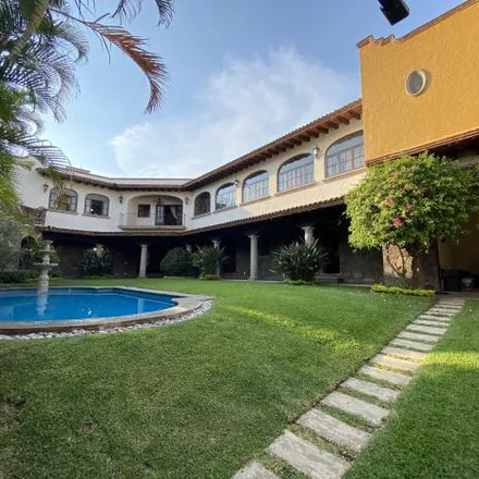 Rent this 6 bed house on Calzada de los Estrada in 62290 Cuernavaca, MOR