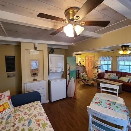 Image 7 - 1199 White Cap Drive, Surfside Beach, Brazoria County, TX 77541, USA - House for sale
