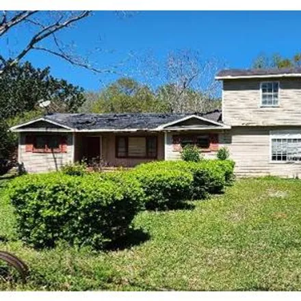 Buy this 4 bed house on 8534 West Lebaron Avenue in Citronelle, Mobile County