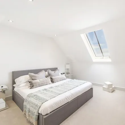 Rent this 2 bed apartment on 817 Harrow Road in London, NW10 5PA