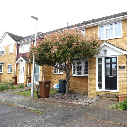 Rent this 3 bed townhouse on Macklands Way in Gillingham, ME8 7PF