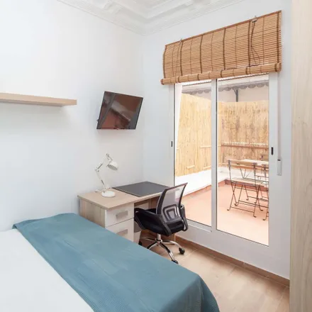 Rent this 6 bed room on Carrer de Conca in 55, 46007 Valencia