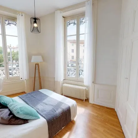 Image 8 - 16 Rue Marietton, 69009 Lyon, France - Apartment for rent