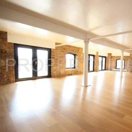 Rent this 3 bed apartment on St John's Wharf in 104-106 Wapping High Street, London