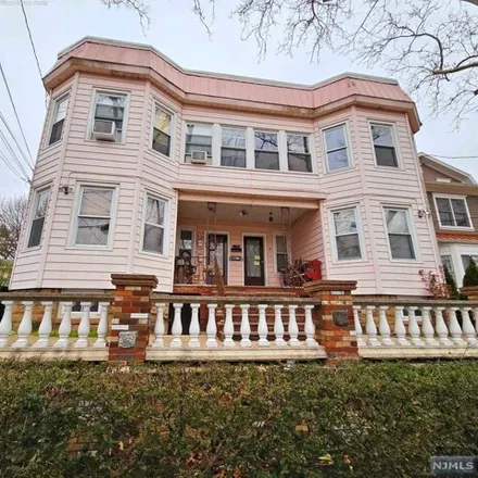 Rent this 3 bed house on 15 Oakwood Avenue in Kearny, NJ 07032