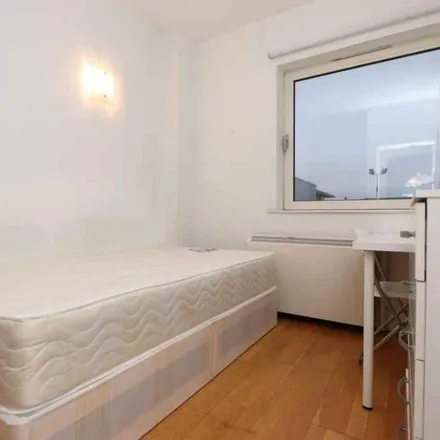 Rent this 4 bed apartment on Shadwell Station in Cable Street, St. George in the East