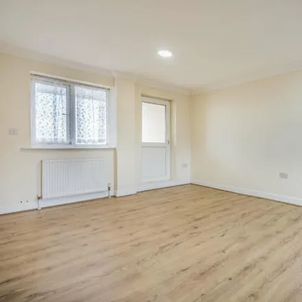 Image 6 - Erith Riverside, Colebrook Street, London, DA8 1RG, United Kingdom - Apartment for sale