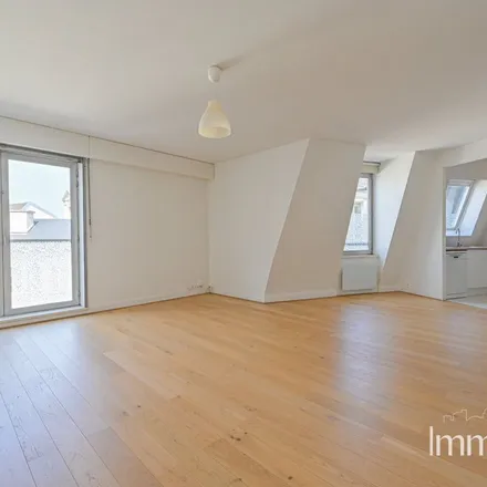 Rent this 4 bed apartment on 19;21 Place de l'Estrapade in 75005 Paris, France