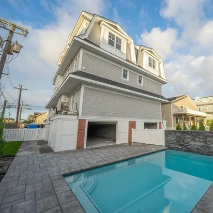 Buy this 5 bed house on 215 26th Street in Avalon, Cape May County