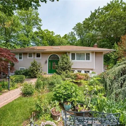 Image 3 - 72 Sugar Maple Lane, City of Glen Cove, NY 11542, USA - House for sale