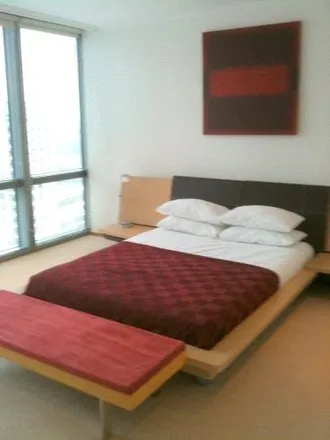 Image 7 - 1 West India Quay, 26 Hertsmere Road, Canary Wharf, London, E14 4AW, United Kingdom - Apartment for rent