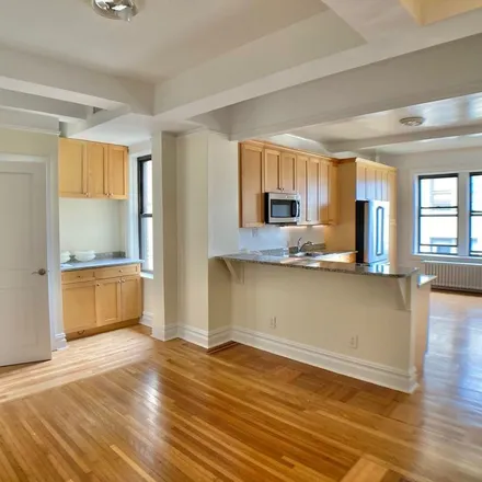 Rent this 4 bed apartment on 1381 Lexington Avenue in New York, NY 10128
