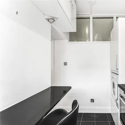 Image 9 - Knollys House, Tavistock Place, London, WC1H 9SA, United Kingdom - Apartment for rent