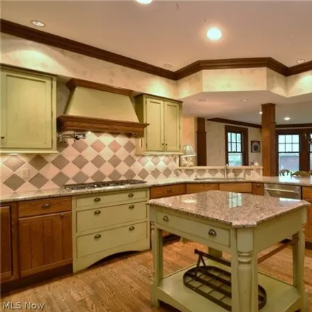 Image 2 - 2894 Sedgewick Road, Shaker Heights, OH 44120, USA - House for sale