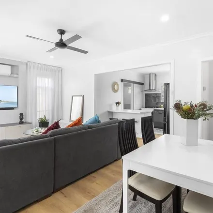 Image 7 - 46 Tristania Street, Doveton VIC 3177, Australia - Apartment for rent