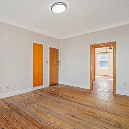 Image 5 - 113 3rd Place, New York, NY 11231, USA - House for sale