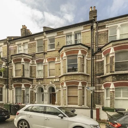 Image 5 - 45 Sandmere Road, London, SW4 7PS, United Kingdom - Apartment for rent