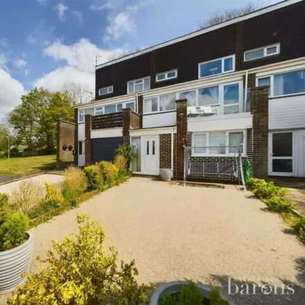 Buy this 6 bed townhouse on Londis in 1 Anstey Close, Basingstoke