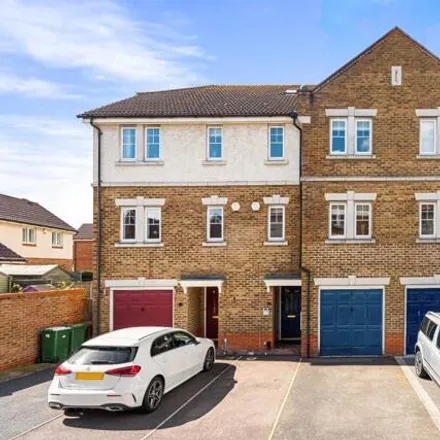 Buy this 5 bed townhouse on Woolbrook Road in Wansunt, London